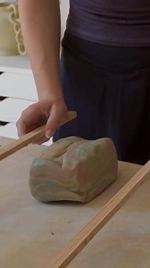 Experimenting with marbling clay to make stone-like chain trinkets. Not sure im liking the result #pottery #ceramics #handmadeceramics #handbuiltvase #ceramicchain | Ceramics Olivia