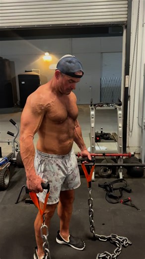 Chain Gang Lateral and front raises with Shake Straps from @mbpowerproject. These were brutal especially with a pause at the top! Next week I’ll be dropping more Cardio/conditioning stuff back into my plan. I’m excited! | Mark Bell