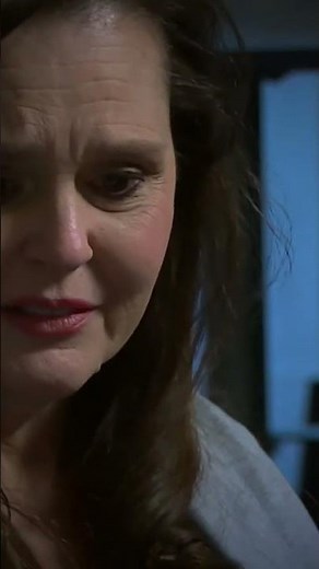 Amy Allan reveals her sketch.