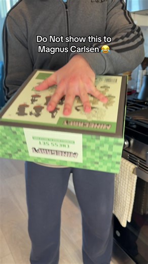 Exploring Nostalgia: Chess Moves in Minecraft 🤔