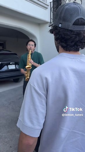 Broma divertida a Ricky Limón sobre pantaletas