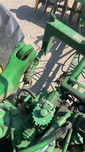 26K views · 397 reactions | This tractor wont stop acting a fool #hdmech #hdmechdieselrepair #heavyequipment #heavyequipmentmechanic #tractor #johndeere #6400 #servicetruck #diesel #hydraulics #fuel #mechanic | Dakota Hoffman | Facebook