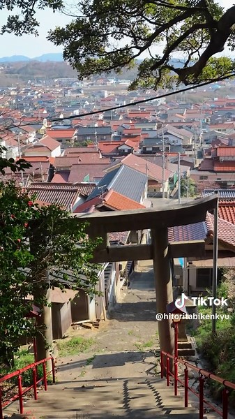 山陰の町並みを望む、絶景神社。