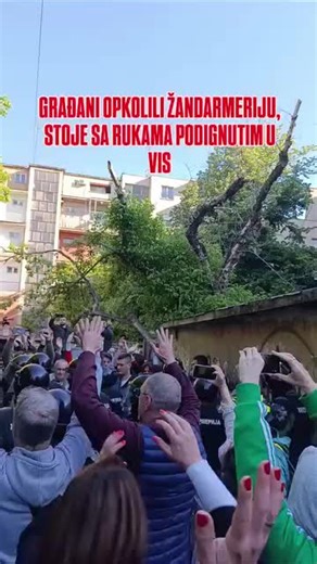 Vučić je drugi Hitler. Program SNS i Nacističke partije Nemačke je gotovo isti. #snslopovluk #mup #policija