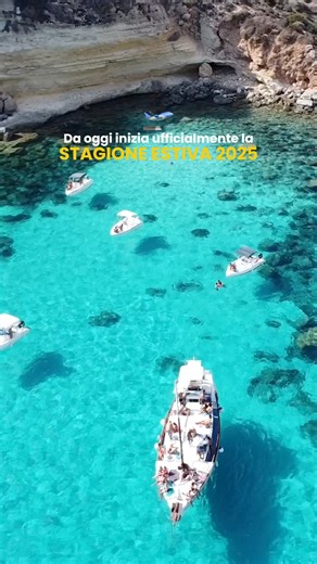Da oggi inizia ufficialmente la stagione estiva 2025 ✈️ Questo weekend sono previsti tantissimi voli sold out e non vediamo l'ora di accogliervi! Buone vacanze a tutti 💙 #lampedusa #lampedusa2025 #estateitaliana | Lampedusa Today