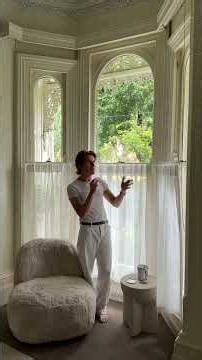 cafe curtains. when and why to use them to cover your windows #interiordesigntips #cafecurtains