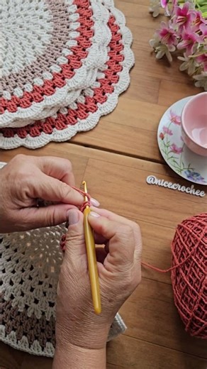 American-style placemat/charger for your table setting! #tablesetting #crochet #Godhasawordforyou