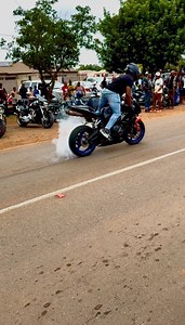 3.7K views · 66 reactions | Another one #Stunts #BikeStunts #Motorcyclestunts #bikelife #biker #motorcycle #motorbike | 퐄퐃퐃퐈퐄 퐓퐇퐄 퐌퐀퐍 | Facebook