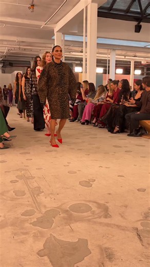 Rachel Seville Tashjian Wise on Instagram: "Cool to see all these powerful fascinating talented women from the art world walk in Wes Gordon’s Carolina Herrera show — photographer Ming Smith, sculptor Rachel Feinstein, painter/performance artist Eliza Douglas, painter Ang Duong, gallerist Hannah Traore, painter Amy Sherald and Rachel and John Currin’s daughter Flora. I’m sure everyone is sick of me complaining that WE ALL USE THE WORD CHIC WRONG but this what is actually chic to me: original and