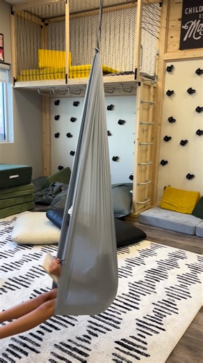 MARIANA CARAZO• Play Based Education on Instagram: "Sensory swings give the nervous system vestibular input (movement through space), which is one of the fastest ways to help many children regulate and organize their bodies. When a child’s body feels safe and regulated, learning becomes accessible. Benefits of sensory swings in a learning environment: 👉🏼Supports self-regulation: movement can calm, alert, or “reset” the system depending on the child’s needs. 👉🏼 Improves focus and readiness to