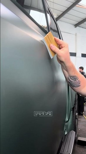 Defender 110 wrap in 3M Matte Pine Green Metallic 🌲💚 #carwrapper #monsterwraps #defender110