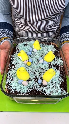 Easy Spring Dessert I make a fun dessert for any event this spring using Oreo's & Peeps #yum #oreo #easyrecipes #momlife #dessert | Rachel’s Kitchen