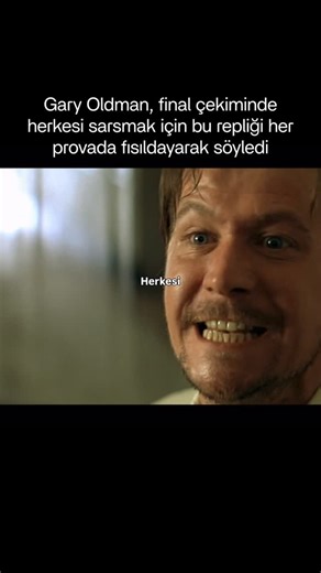 SinemaAnları | Gary Oldman bu sahnede tam bir belaydı 😂 Provalar sırasında sesini özellikle kısık tuttu, böylece diğer oyuncular dikkat kesilip ona... | Instagram