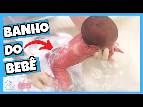 BATHING A NEWBORN BABY - Learn the step-by-step process of bathing your baby
