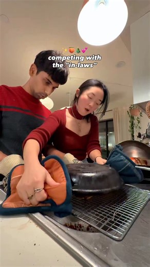 Alice Sun | New Recipes Weekly on Instagram: "comment “sweet” to get the full recipe sent to your DMs 🍑sometimes the “in-laws” just spoil us too much!! this was our way of treating them back for Xmas dinner 🎄💕✨ happy holidays everyone — what’re your plans for the new year? #inlaws #familytime❤️ #homecooking #sweettreat #trini"