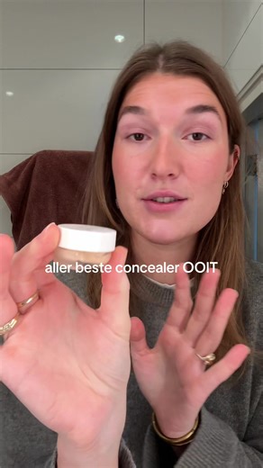 Beste concealer ooit van @NARS Cosmetics ooit gekocht bij @Skins Official no spon, maar vergeet al zo lang deze tip te delen want het is echt amazing. Light reflection eye brightener van Nars!!