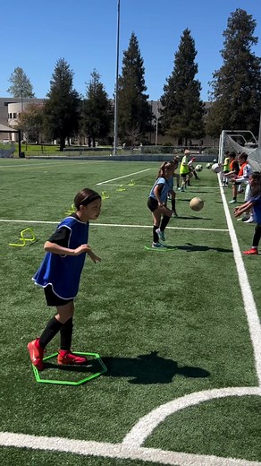 16K views · 158 reactions | ⚽ Ejercicio de equilibrio y coordinación...