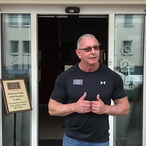 561 reactions · 119 shares | Hi, I’m Chef Robert Irvine, and I’m asking you to join me and the USO in giving back to the troops who give us so much. Please join us and thousands of other patriotic Americans in thanking the troops for all they do by signing this card by midnight tonight. Add your name now! | USO | Facebook