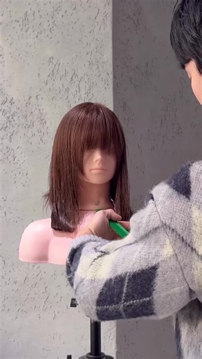 Short Layered Hairstyles with Bangs Tutorial