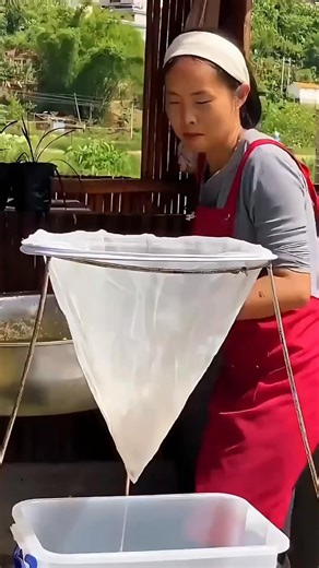 1.6M views · 6.7K reactions | How to Filter Market Honey? 邏 #honey #filtered #fblifestyle | Infinite Universe | Facebook