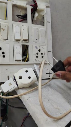 How to magnetice any screw driver|| #homemade #experiements #how #electrician #homemadetools