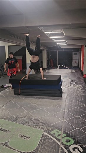 Climbing handstand to headspring perfect landing stuntman greece Mpolypragmon gymnastics training