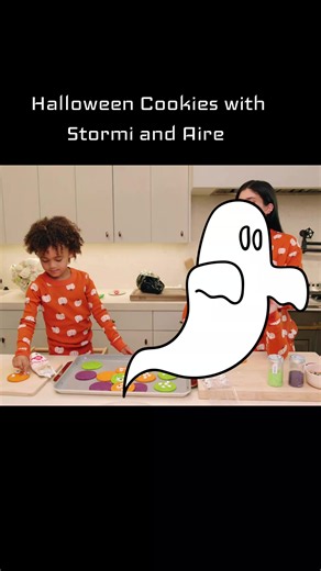Halloween cookies with Stormi and Aire – Kylie Jenner baking with kids