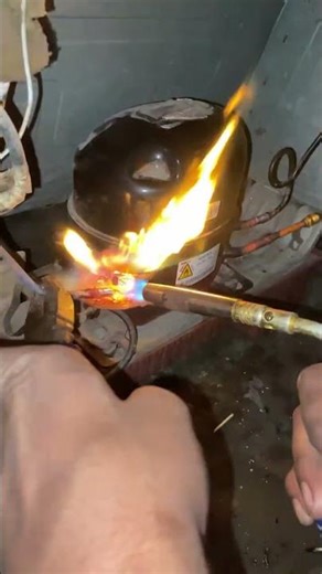 R600a Gas charging time #art #hvac #hvactechnician #washingmachine #R600a