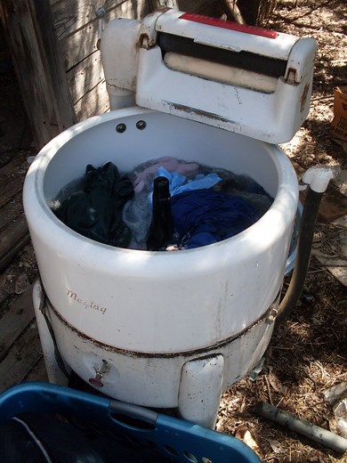 Learn to Do Laundry the Old-School Way Using a Wringer Washer