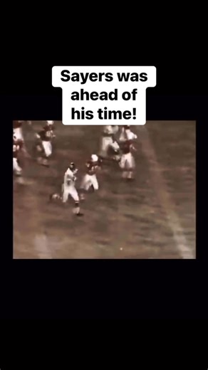 Gale Sayers was ahead of his time and if he had modern medicine those knee injuries would not have ended his career so abruptly but the Kansas Comet left his mark fast!!! #NFL | Cameron Groves Sr.