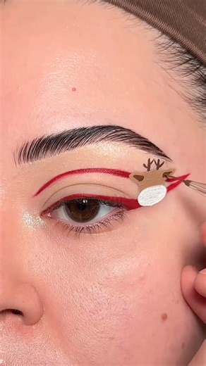 Rudolph the red nosed reindeer eyeliner idea🦌❤️ #christmasmakeup #eyelinertutorial #christmasideas #makeuptutorial #christmas | Olivia__makeup