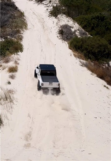Jeep Gladiator vs. V8 Dune Challenge