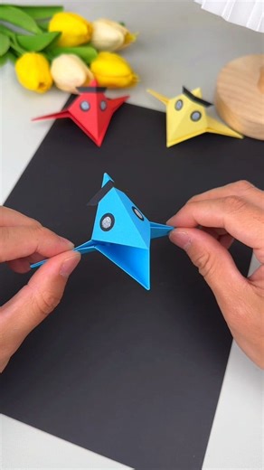 You can fold an angry bird in just a few steps | Art, Crafts and Journals
