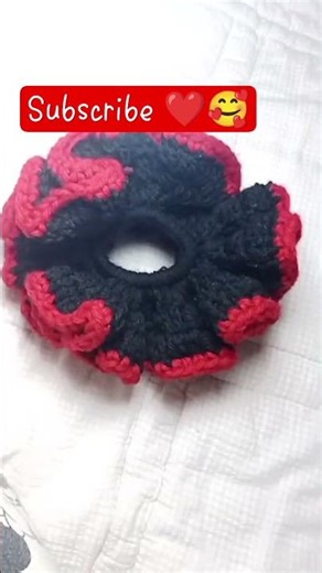 what a beautiful scrunchie 😍🥰 like and subscribe 🥰❤️ #crochet #croche