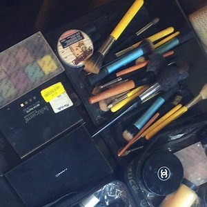 Time to clean those babes. #makeup #brands #bridal #transformation #makeupartistinegypt #mua #inglotegyptofficial #macegypt #makeupforeveregpyt #toofaced #benefitcosmetics #maccosmetics | Christine Reda Makeup Artist | Facebook