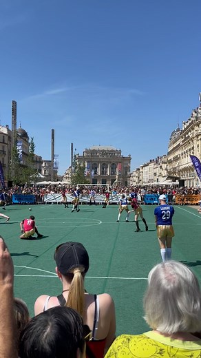 7.3K views · 1.2K reactions | Un match de foot sur la Comédie, les danseurs du ballet de Lorraine, et de la musique disco. C’est l’étonnant mélange du Discofoot, un spectacle présenté ce dimanche 30 juin dans le cadre de Montpellier Danse #Discofoot #montpellier #montpellierdanse #comédie #danse #foot #spectacle #chorégraphie #disco | Gazette Live Montpellier | Facebook