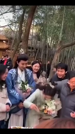 This looked like a fun set #cdrama #themoonbrightensforyou #yumenglong #xingfei | Asian Drama Network