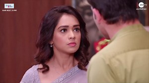Prachi ne kiya Ranbir ki galatfehmi ko door, kya ab woh le lega apni police complaint waapas? Jaanne ke liye dekhiye #KumkumBhagya, har roz, raat 9 baje, sirf #ZeeTV par aur kahin bhi, kabhi bhi ZEE5 Shows par - https://zee5.onelink.me/RlQq/twKKBZEE5 #EkNayiShuruwaat #KKBEpisodic #MugdhaChaphekar #KrishnaKaul | ZEE TV