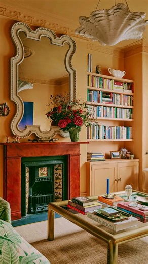 Interior Design Tend: Color Drenching ✨ Color drenching has been quite popular over the last few years and I love to see how people use this interior design trend to give their space personality! #napatracystyle #colour #interiors #interiordesign #napavalley #realestate | Napa Tracy Style- Napa Valley Real Estate