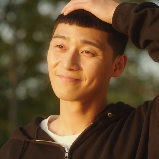 768K views · 47K reactions | When Park Saeroyi does that ~thing~ with his hair 梁 Peak chestnut behavior  | Netflix | Facebook