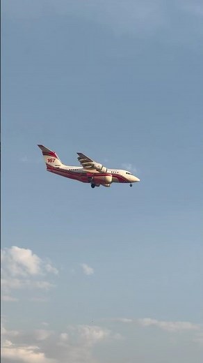 Bae-146 landing #airplane #aviation #airport