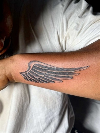 Need to Cover up a tattoo?… I gat ya🫶🏼 #lagostattooartist #abujatattooartist #professionaltattooartist #beeztattoo #tattooinnigeria