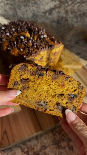 Sophia Hoff on Instagram: "pumpkin zucchini bread 🧡 full recipe below! Or you can comment RECIPE to receive a printable recipe card sent straight to your DMs 🤭 WHAT YOU NEED! 2/3 cup pumpkin puree 1 1/2 cups shredded zucchini 1 large egg 1/2 cup greek yogurt 2/3 granulated sugar 2 tsp vanilla extract 2 cups GF all purpose flour 1 tsp baking soda 2 tsp pumpkin pie spice 1 tsp cinnamon powder 1/2 cup chopped pecans 1/2 cup dark chocolate chips TO DO’s! —In a large bowl, combine your pumpkin pure