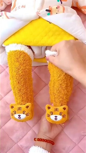 remove your baby socks side trending baby heat socks #viral