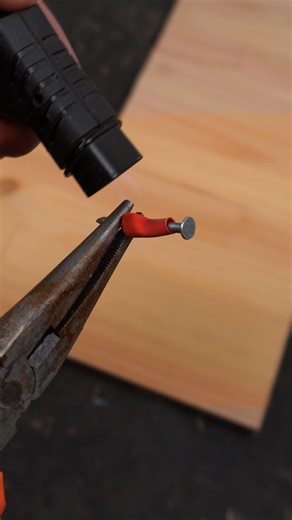 30-second to SCREW on Instagram: "Magic Compass Without a Compass!🤯📏 #tools #tips#repairhacks"