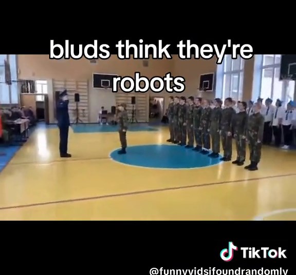 funny walks 😀 #fyp #funny #video #rotc #military #walk#spedup #marching #gym #alvinandthechipmunks