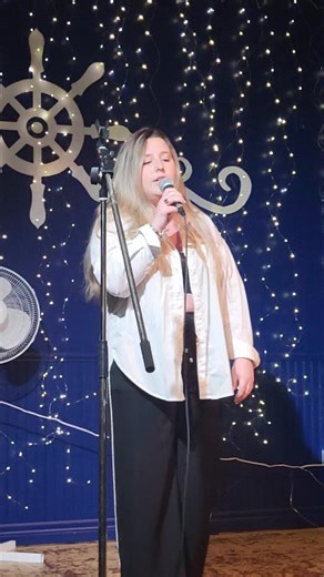 Nothing like hearing our own Cape Breton classics at karaoke night — Celia sang Movin’ On by The Rankin Family💚🎶 | Admiral Lounge and Café