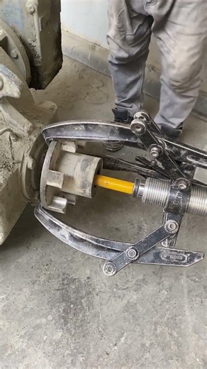 How to Remove Coupling with Hydraulic Puller | Safe Shaft Disassembly Method (No Heating)
