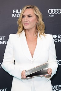 Kate Winslet's natural skin texture has me feeling some type'a way