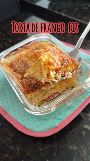 Por: Natalia Souza | TORTA DE FRANGO FIT RECEITA : 1 Ovo 2 colheres de tapioca Sal 3 colheres de frango desfiado 1 colher requeijão light Tomate picado à... | Instagram